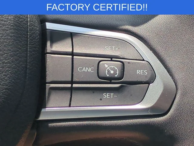 Used 2023 White Jeep Latitude Lux image 21
