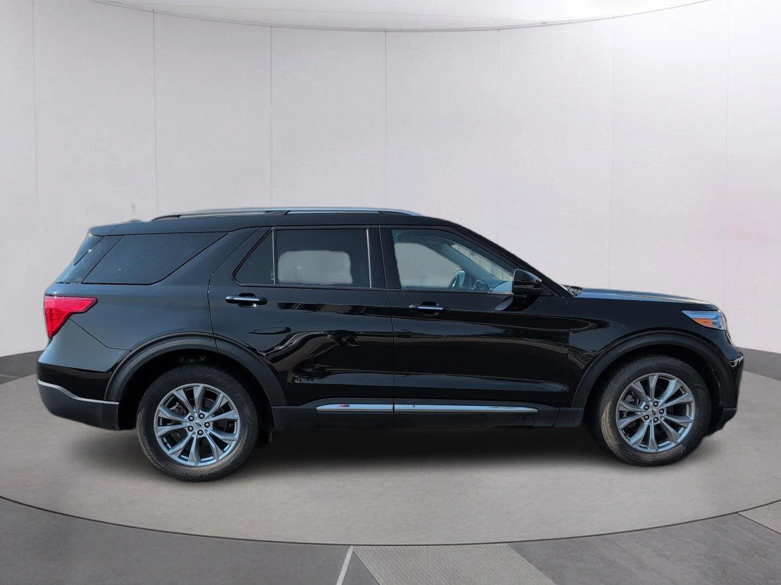 Used 2023 Agate Black Ford Limited image 6