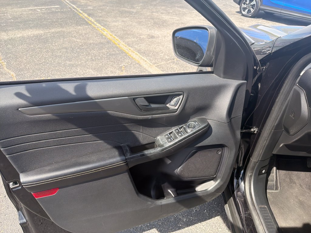 Used 2023 Black Ford Active image 11