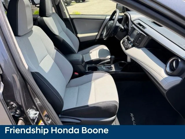 Used 2018 Gray Toyota XLE image 46