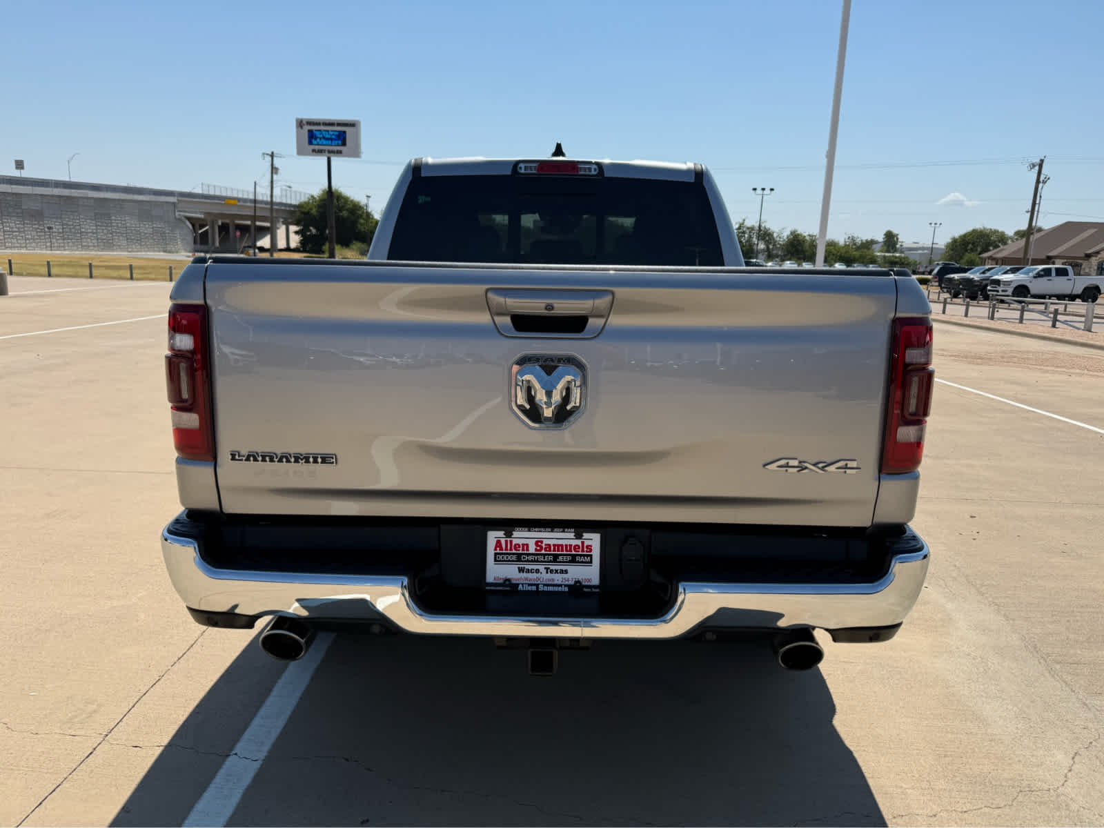 Used 2023 Billet Silver Metallic Clearcoat Ram Laramie image 7