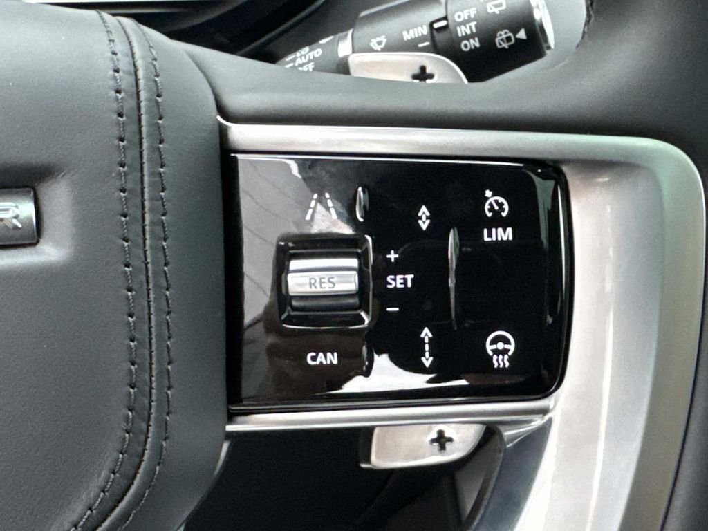 New 2026 Santorini Black Land Rover SE image 29