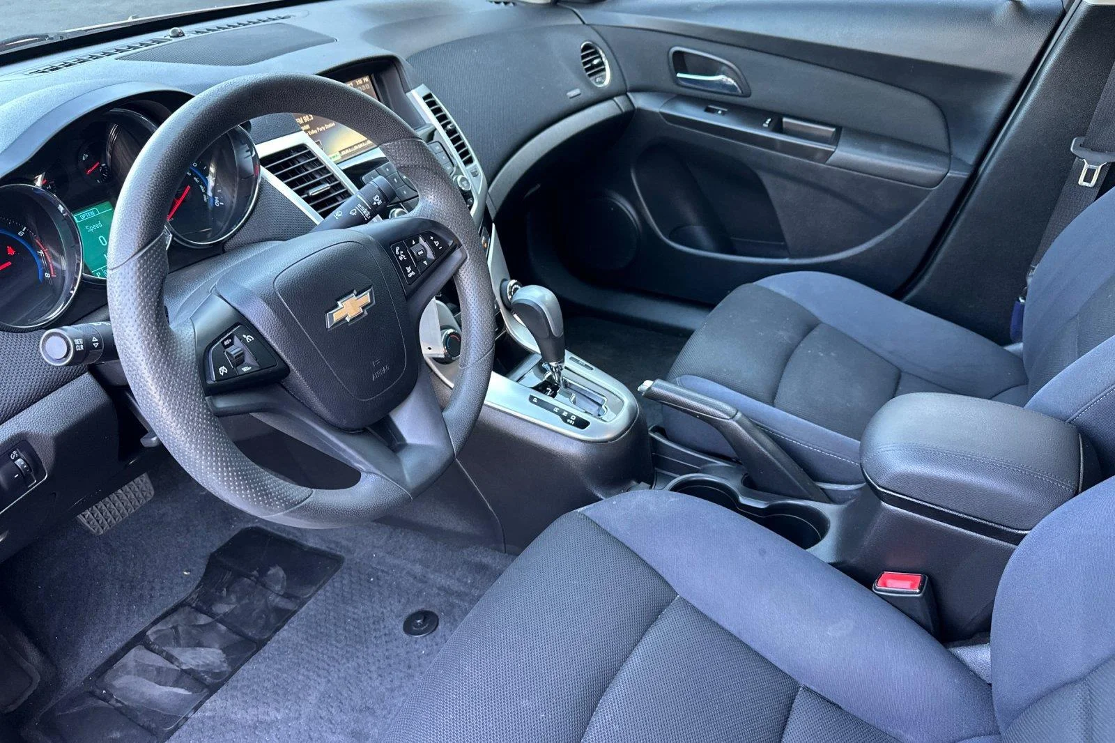 Used 2016 Siren Red Tintcoat Chevrolet LT image 9