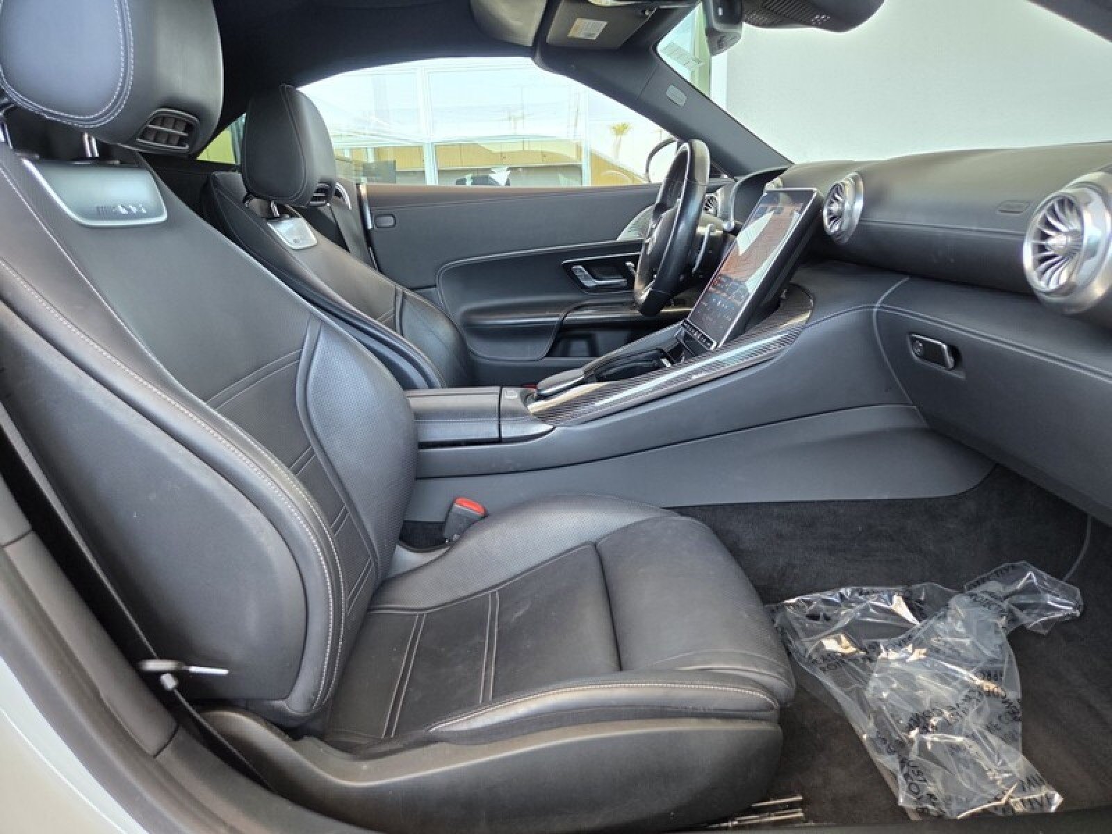 Certified Used 2022 MANUFAKTUR Moonlight White Metallic Mercedes-Benz AMG® SL 55 image 16
