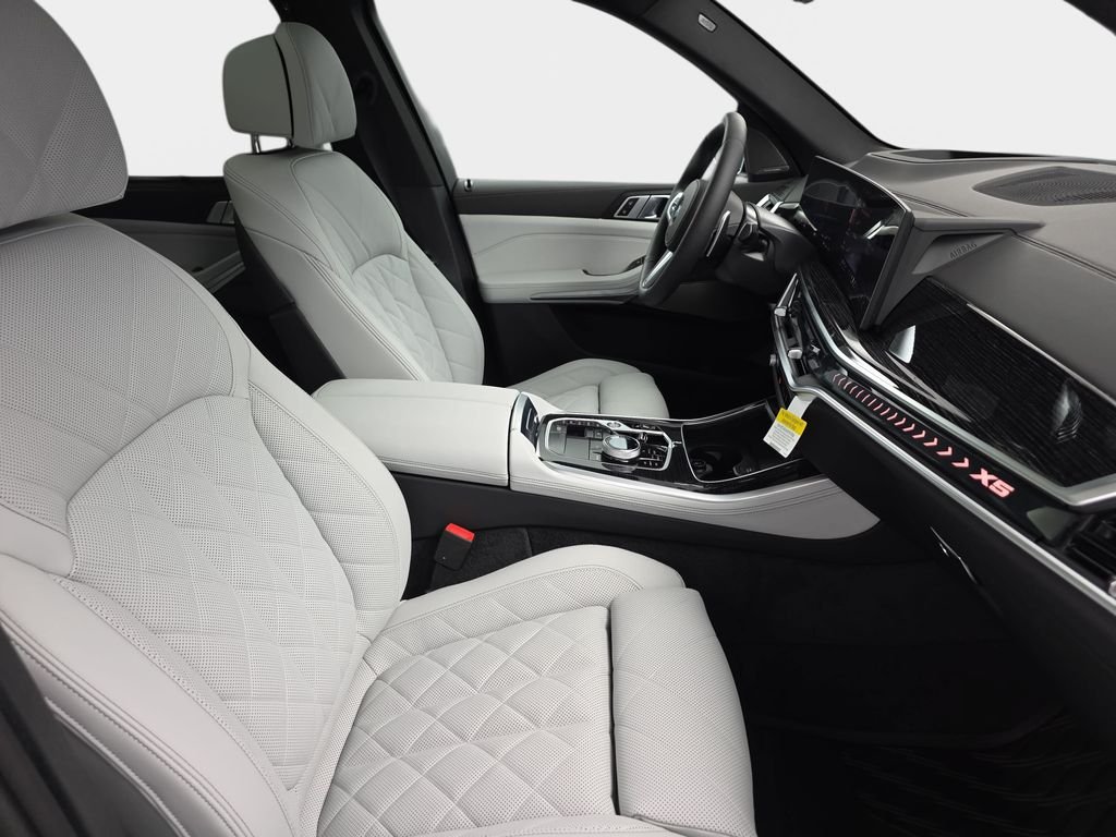 New 2026 Tanzanite Blue II Metallic BMW xDrive40i image 9
