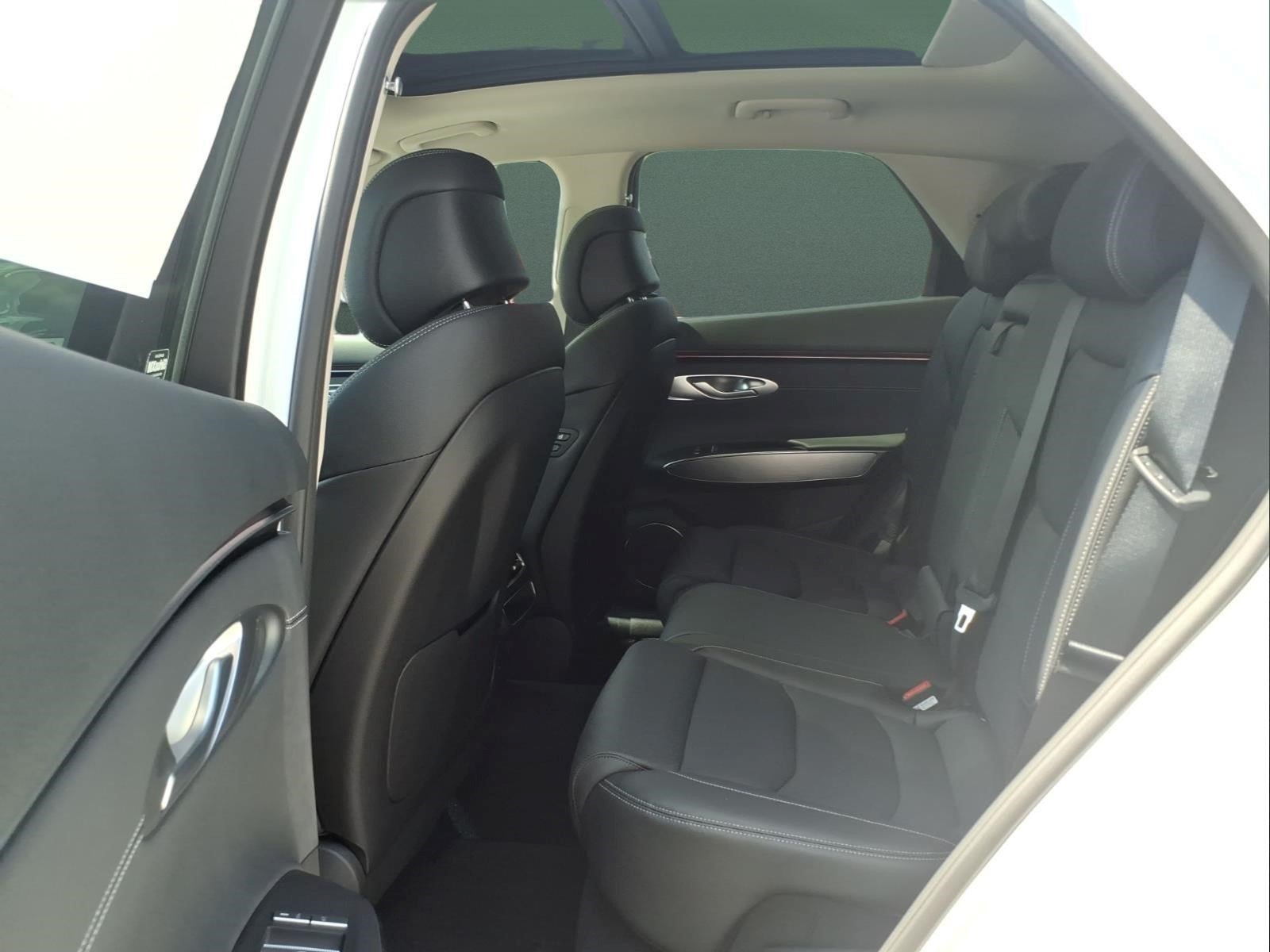 New 2027 White Genesis 2.5T Select image 10