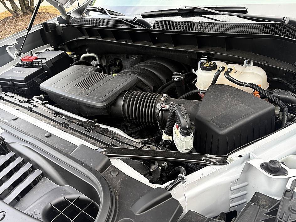 Used 2023 Iridescent Pearl Tricoat Chevrolet LTZ image 27