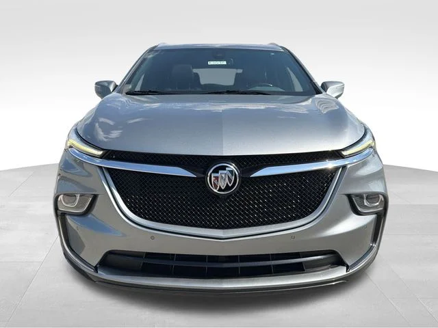 Used 2023  Buick Essence image 3