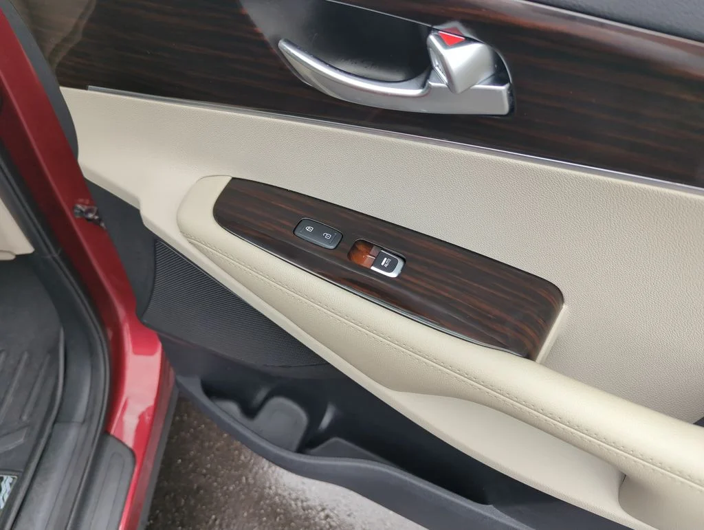 Used 2019 Red Kia LX image 34