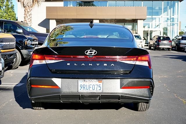 Used 2024 Black Hyundai SE image 8