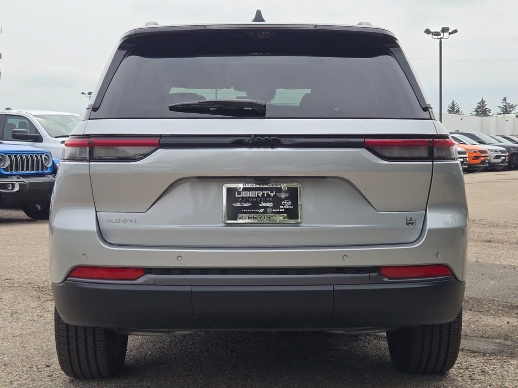 New 2026 Silver Zynith Jeep  image 15