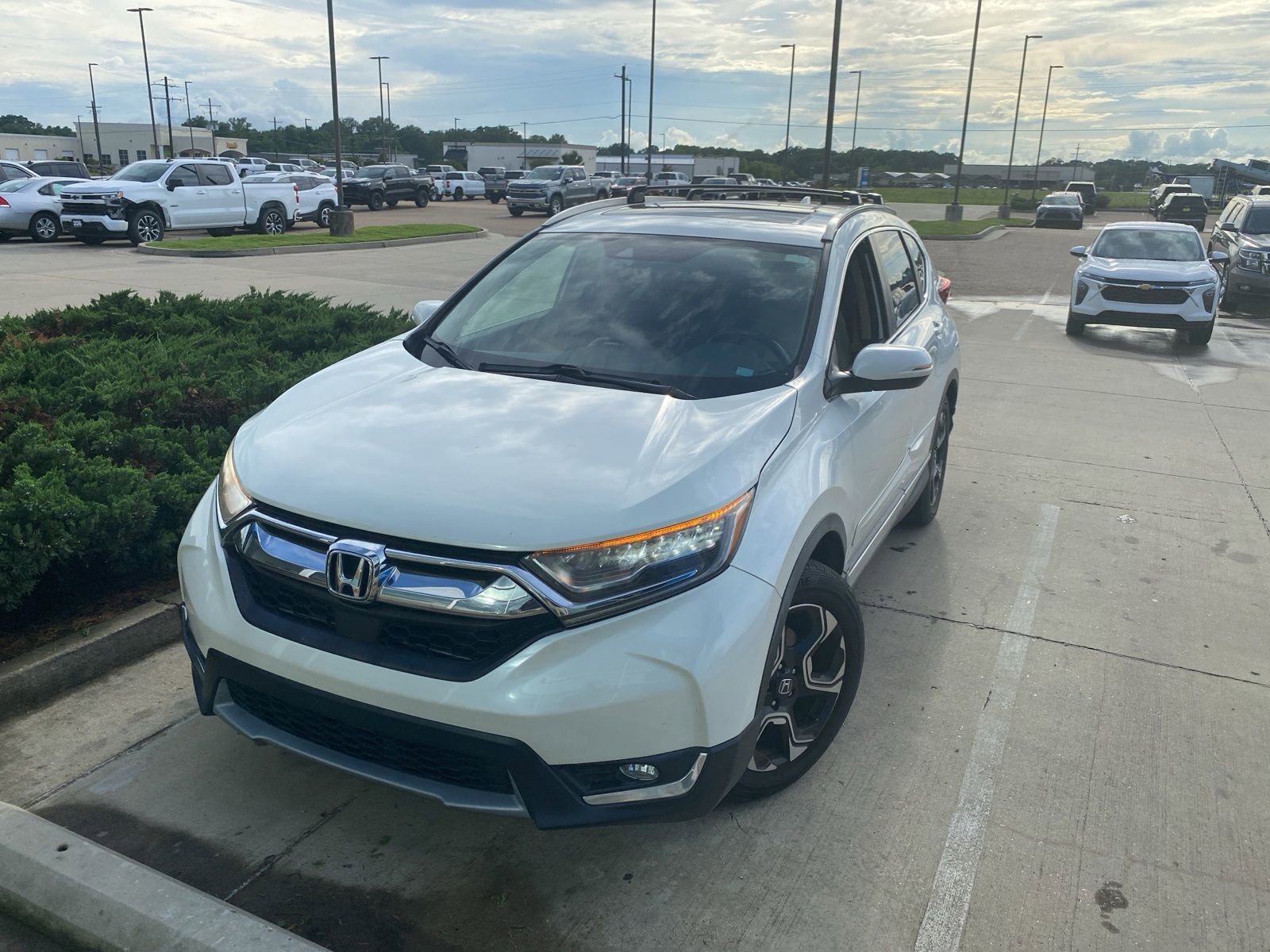 2017 Honda CR-V Touring 2WD's photo