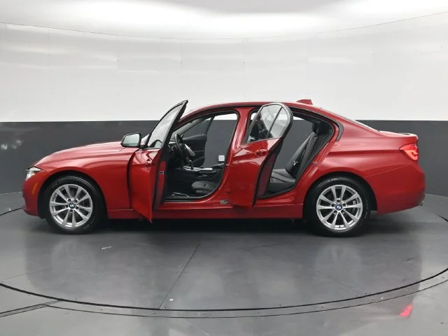 Used 2018 Red BMW 320i image 38