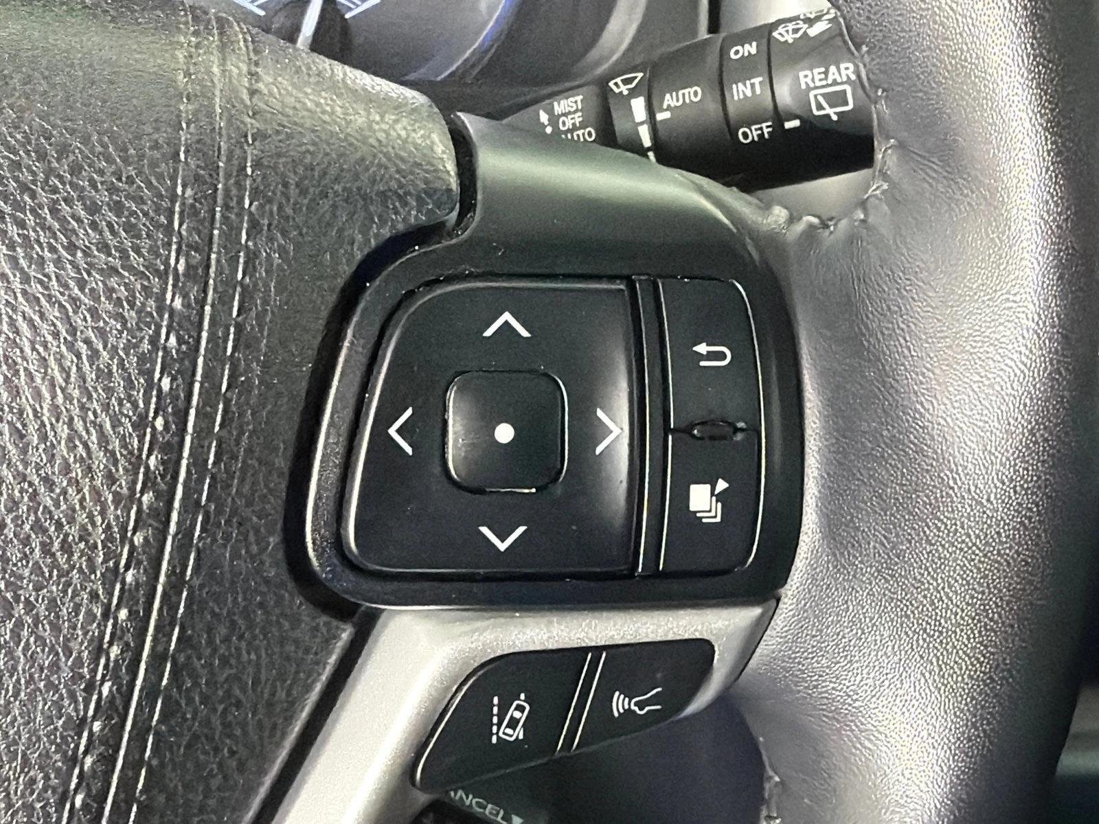 Used 2019 Blizzard Pearl Toyota Limited Platinum image 28