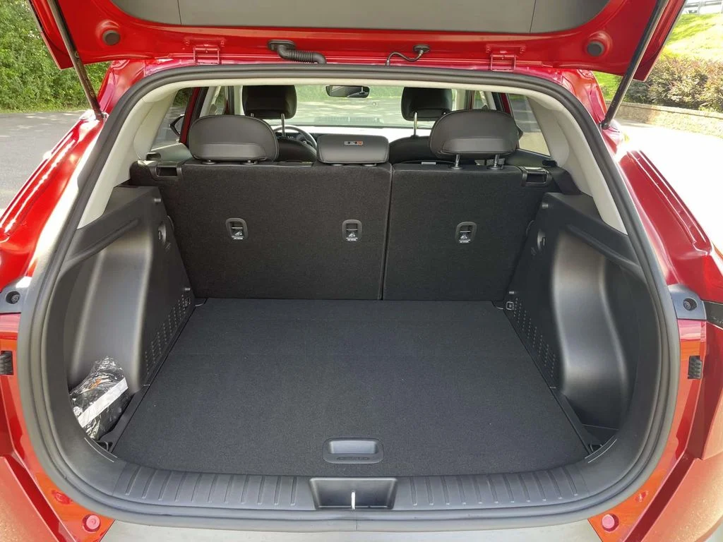Used 2026 Red Hyundai SEL Premium image 8