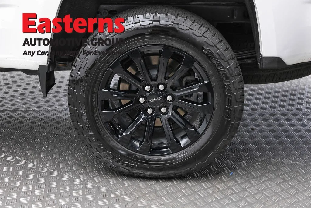 Used 2022 White GMC Elevation Standard image 8