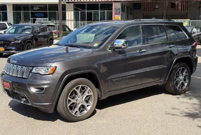 Used 2021 Gray Jeep Overland image 4