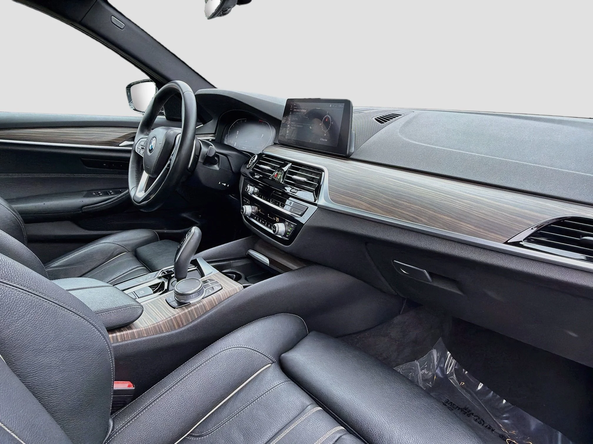 Used 2020 Black Sapphire Metallic BMW 530i image 15