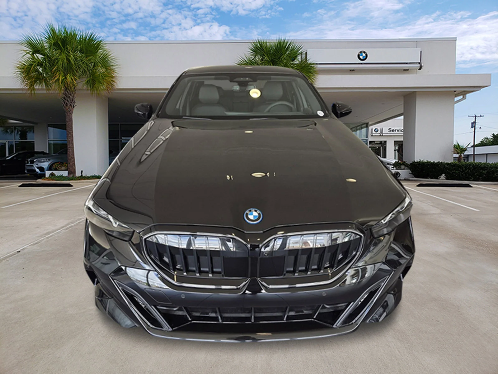 New 2027 Black Sapphire Metallic BMW 550e xDrive image 2