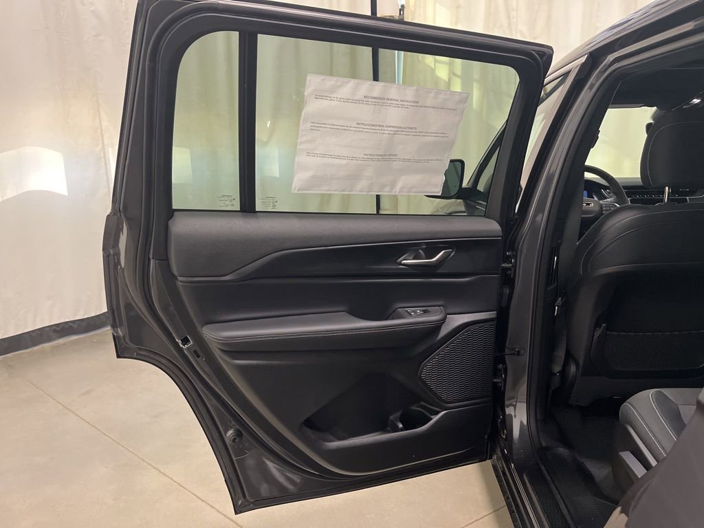 Used 2025 Baltic Gray Metallic Clearcoat Jeep Laredo X image 11