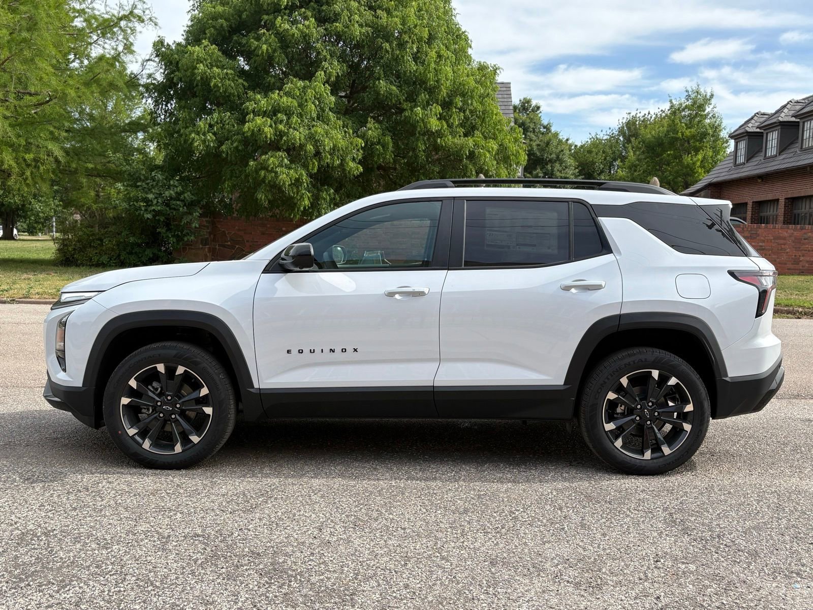 New 2026 Polar White Tricoat Chevrolet RS image 2