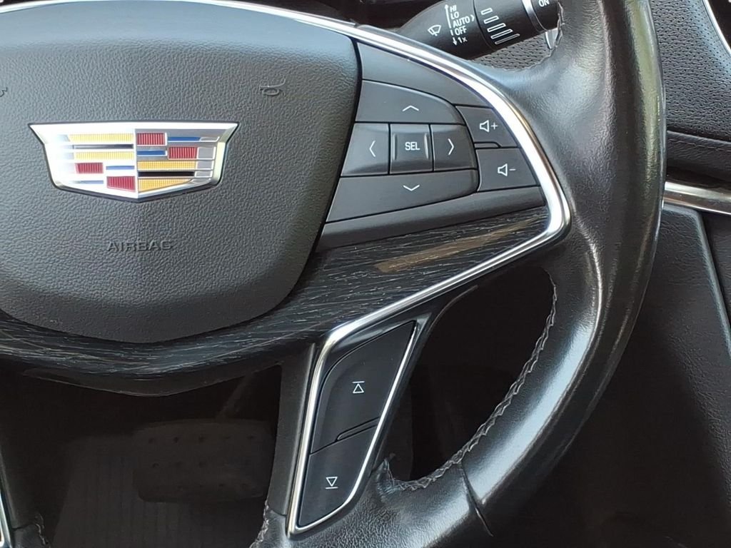 Used 2022 Latte Cadillac Premium Luxury image 11