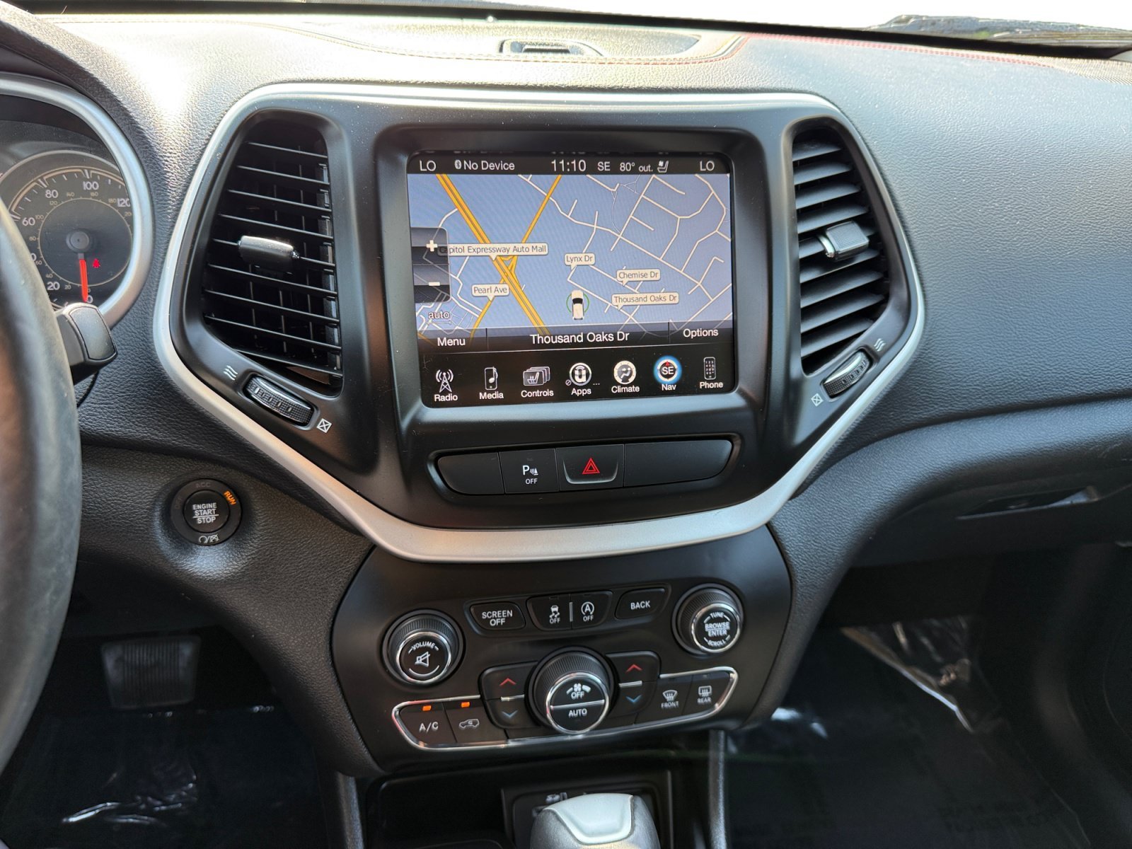 Used 2018 Diamond Black Jeep Trailhawk image 12