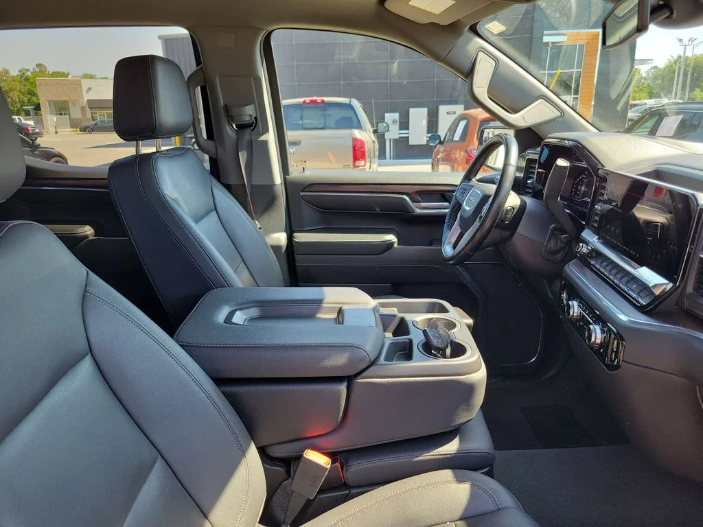 Used 2024 Black GMC SLT image 34