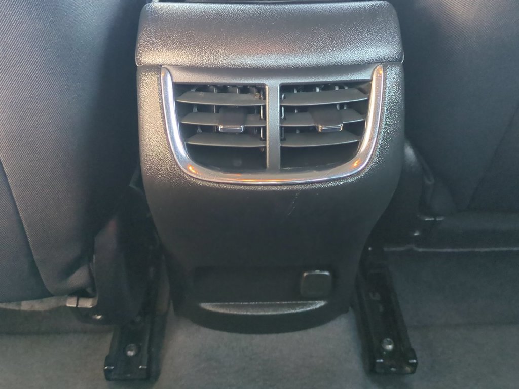 Used 2023 SUMMIT WHITE Chevrolet LT image 29