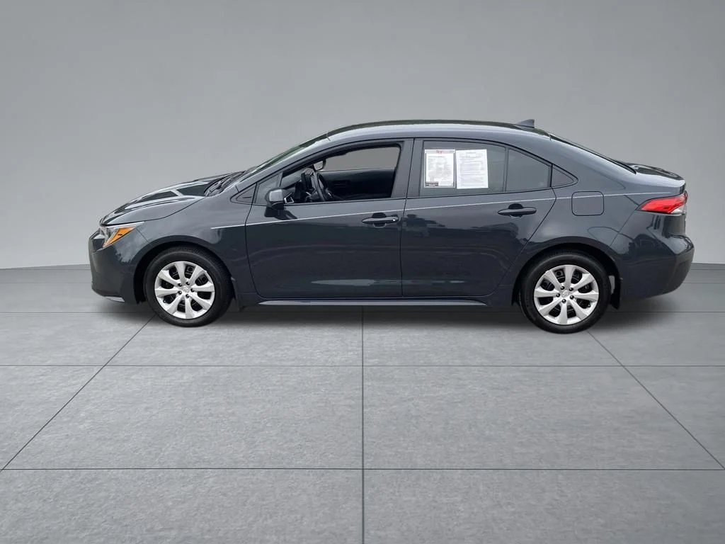 Used 2025  Toyota LE image 4