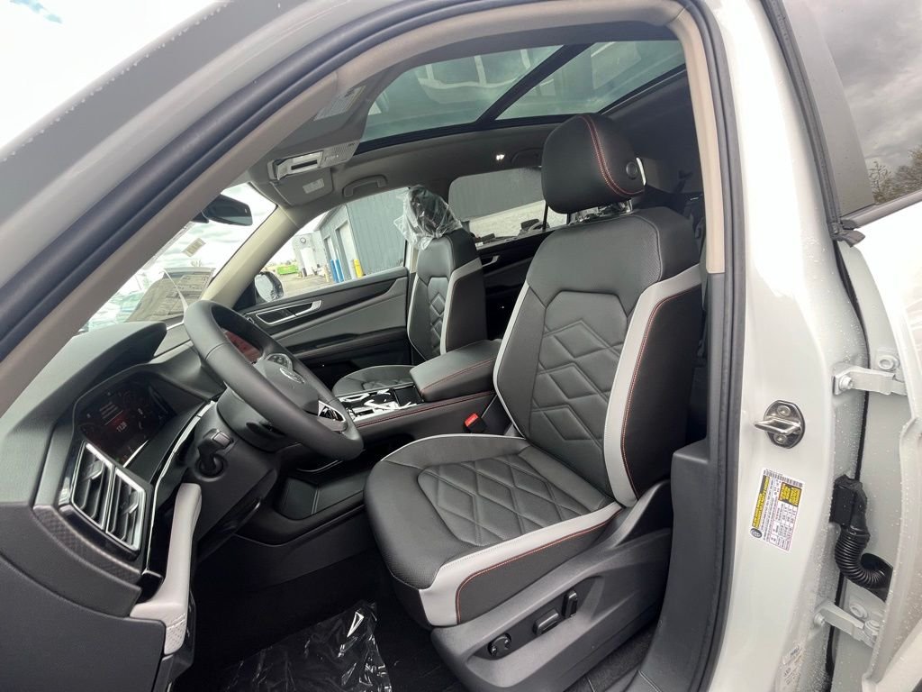 New 2026 White/off-white Volkswagen 2.0T Peak Edition image 10