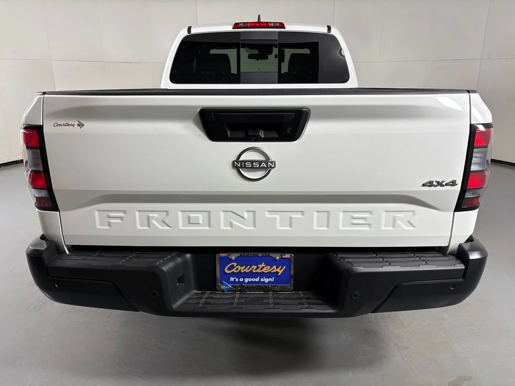 New 2026 Glacier White Nissan King Cab® S image 7