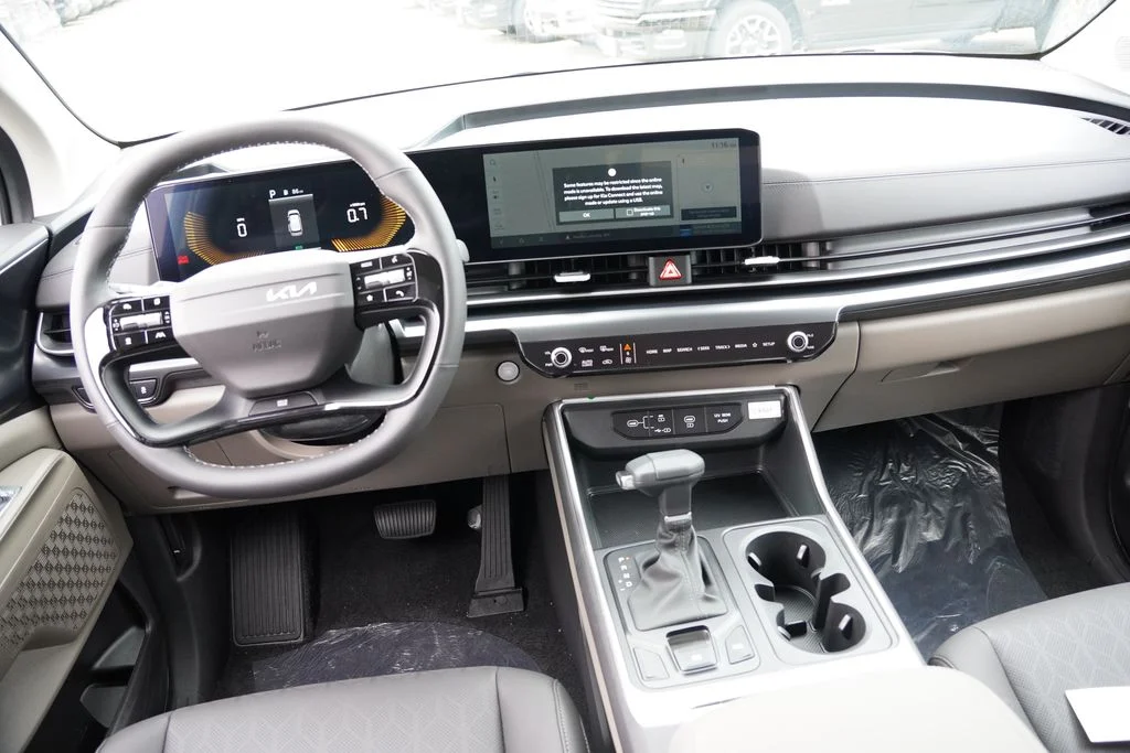 New 2027 Snow White Pearl Kia LXS image 13