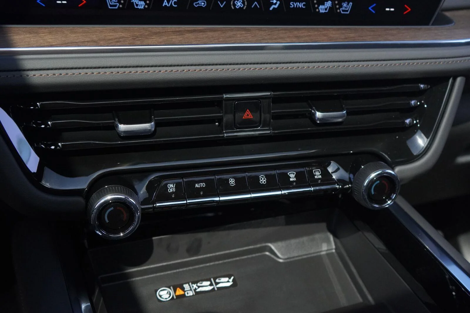 2026 Chevrolet Suburban High Country - Photo 23