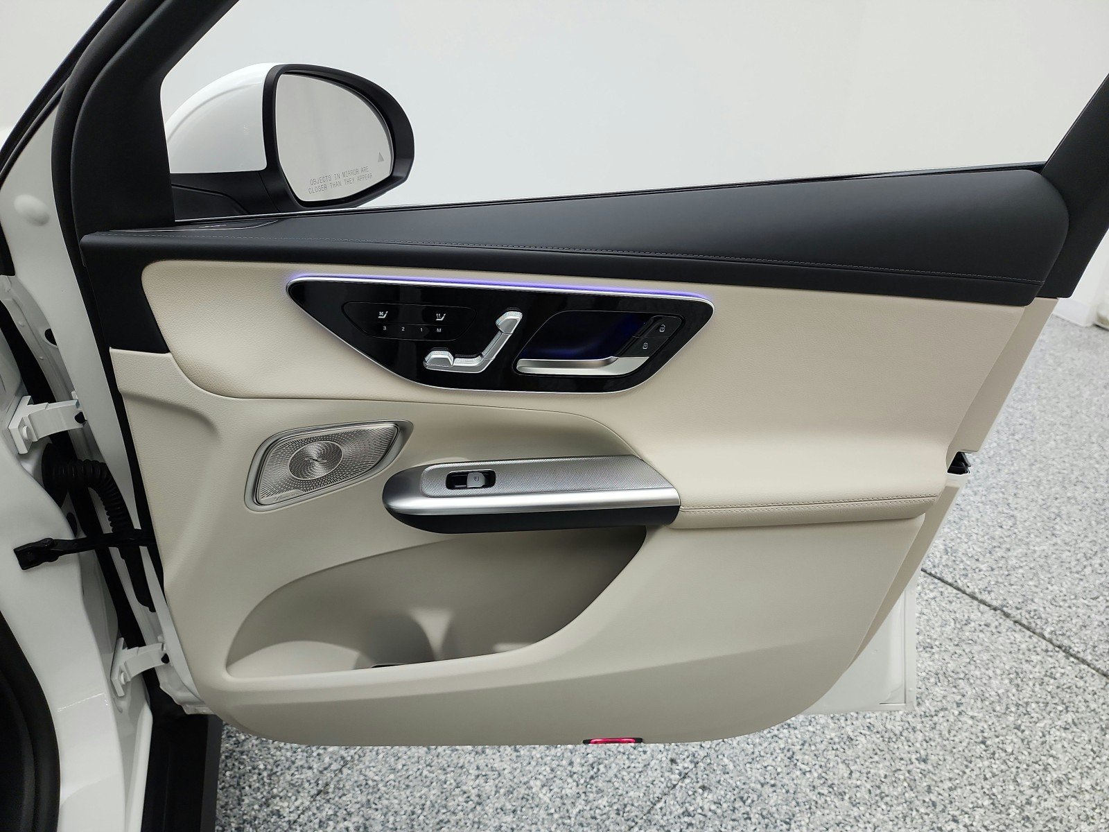 Used 2024 Polar White Mercedes-Benz GLC 300 4MATIC® SUV image 21