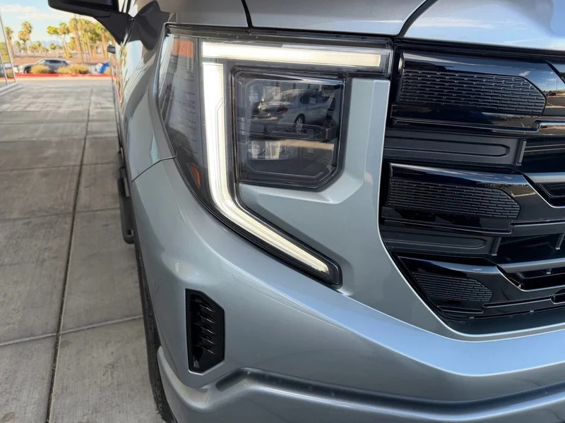 Used 2025 Sterling Metallic GMC Elevation image 25
