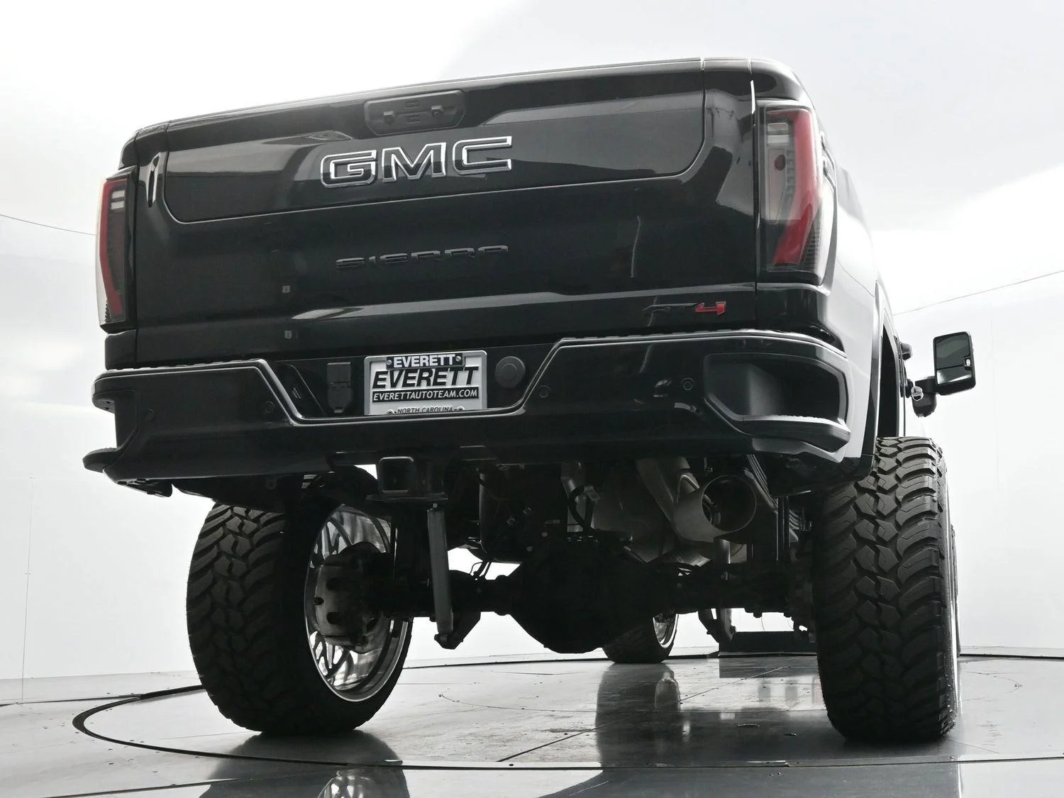 Used 2025 Onyx Black GMC AT4 image 52