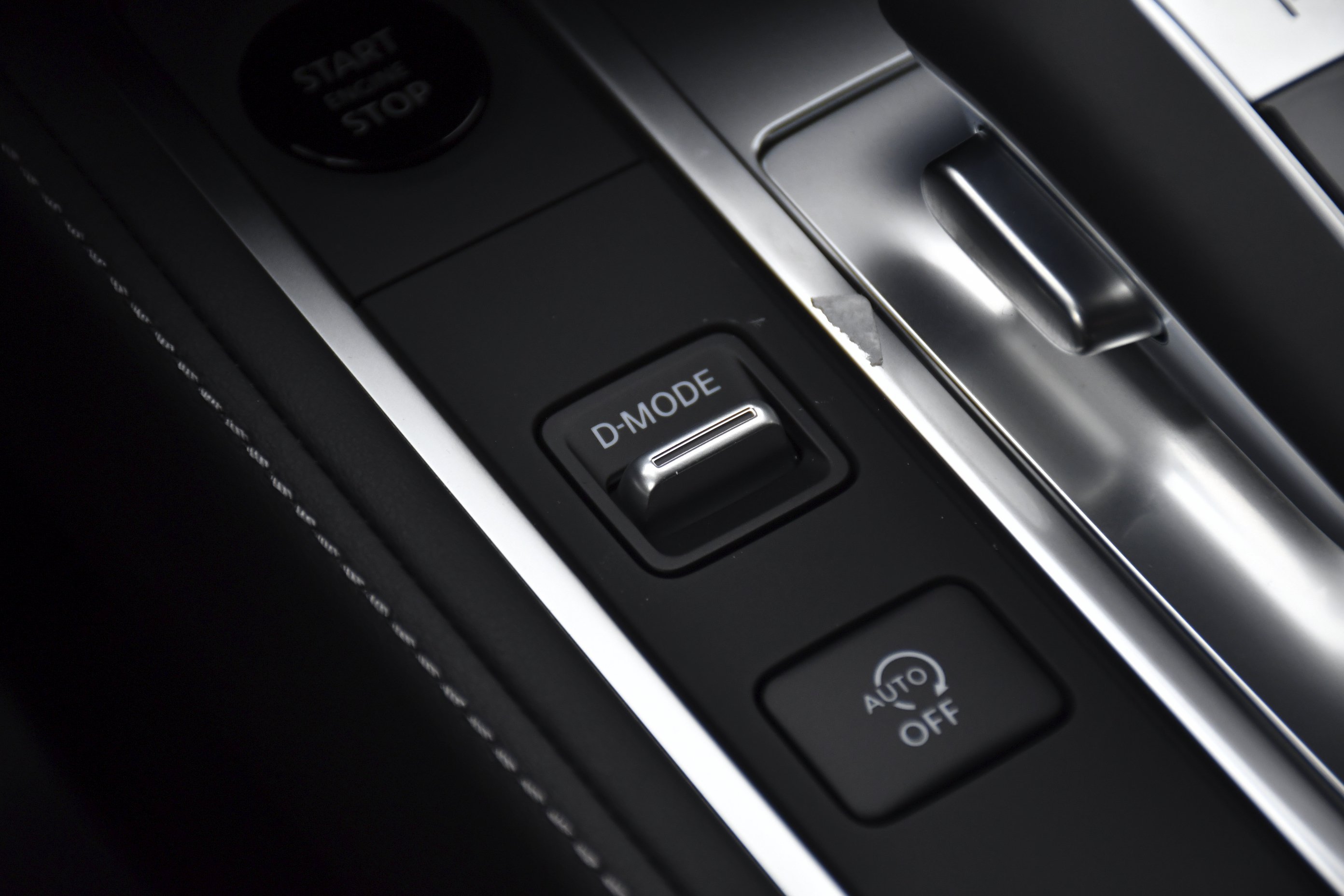 New 2027 MINERAL BLACK INFINITI Luxe FWD image 16