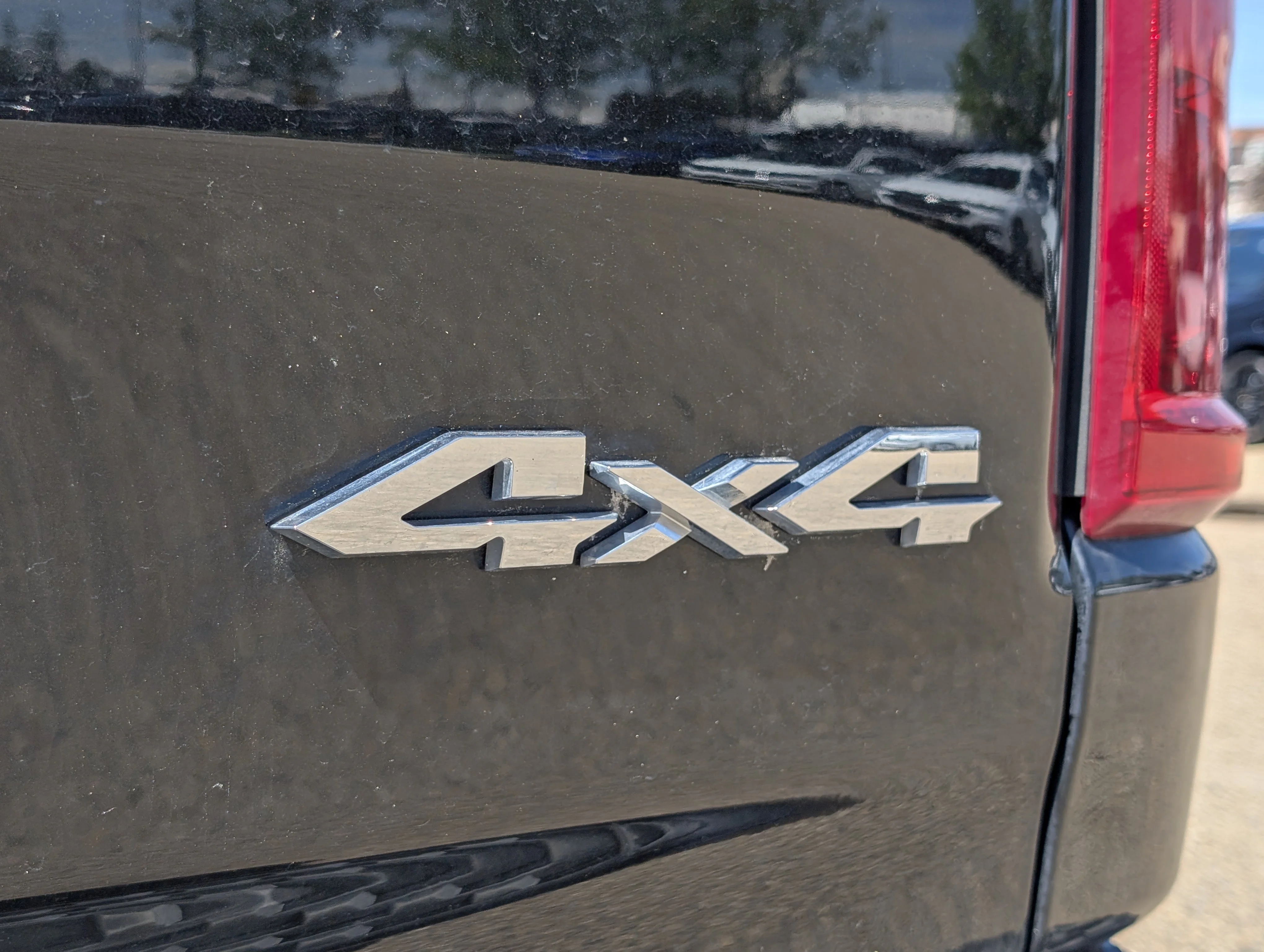 Used 2026 Diamond Black Crystal Pearl Ram Limited image 14