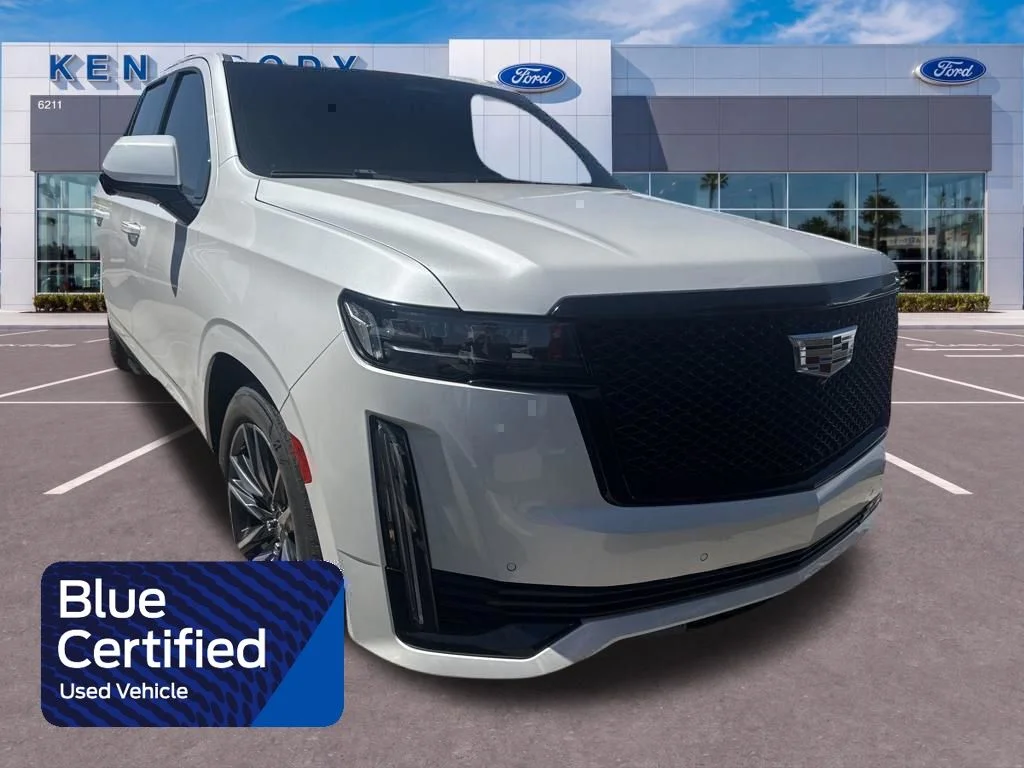 2022 Cadillac Escalade 4WD Sport's photo