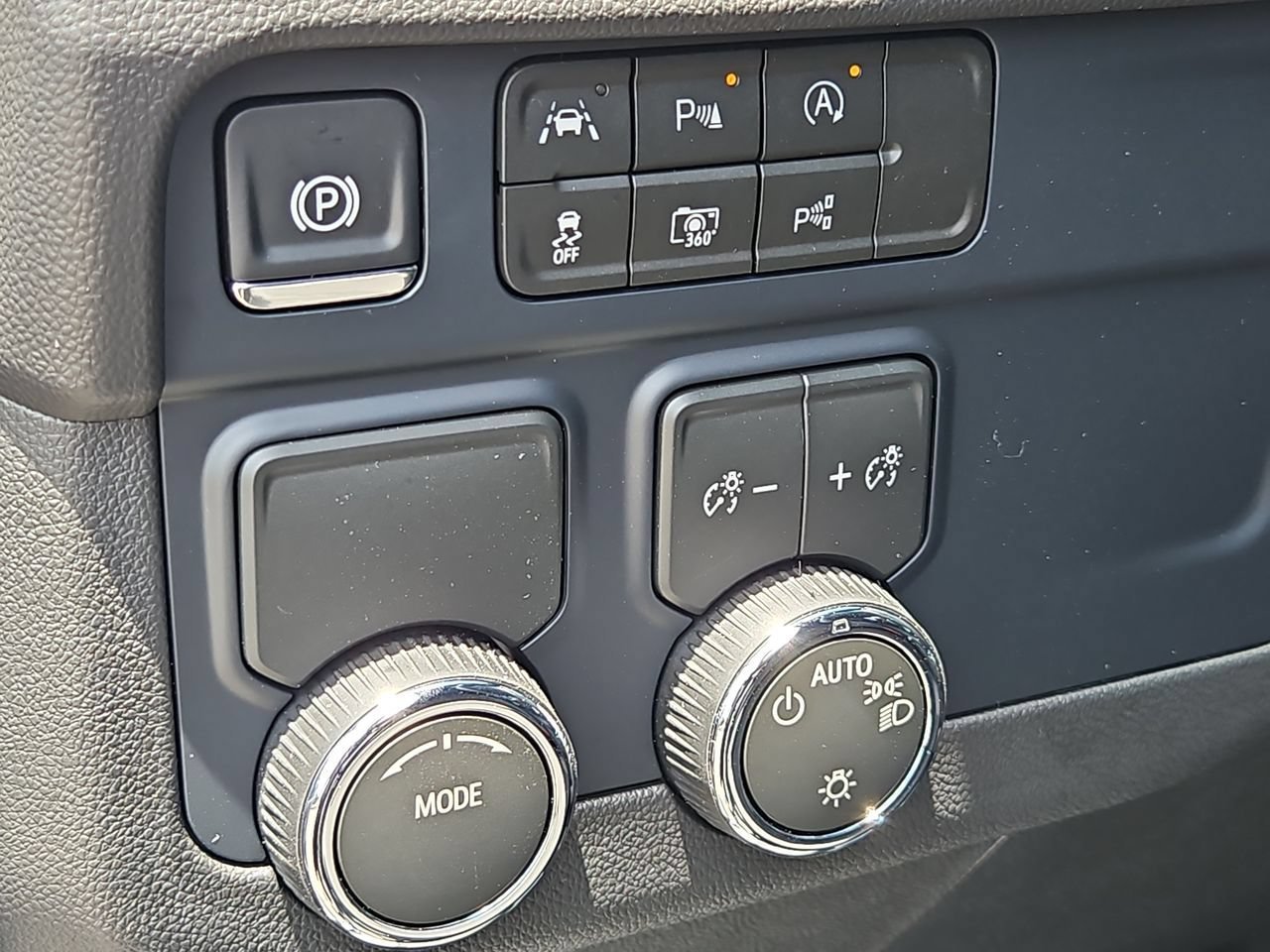2026 Chevrolet Suburban LS - Photo 34
