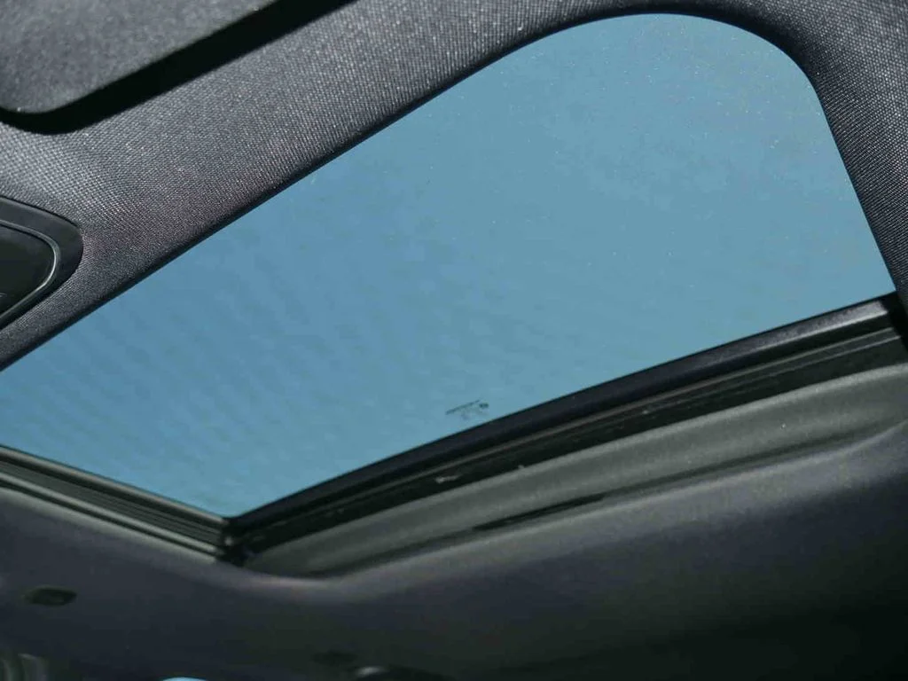 New 2026 White Jeep Altitude image 30