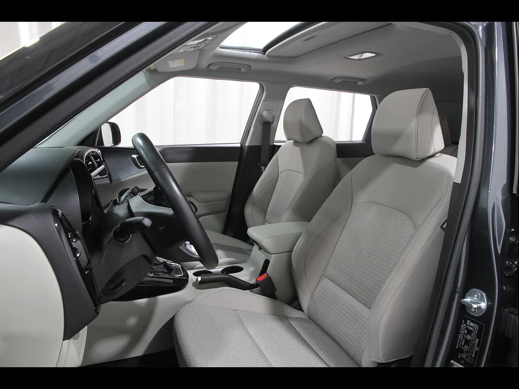 Used 2024 Gravity Gray Kia EX image 5