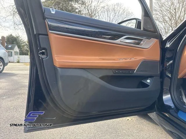 2022 BMW 7 Series 750i - Photo 38