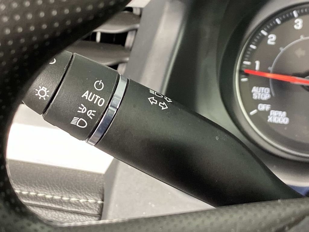 Used 2023 White GMC SLE image 19