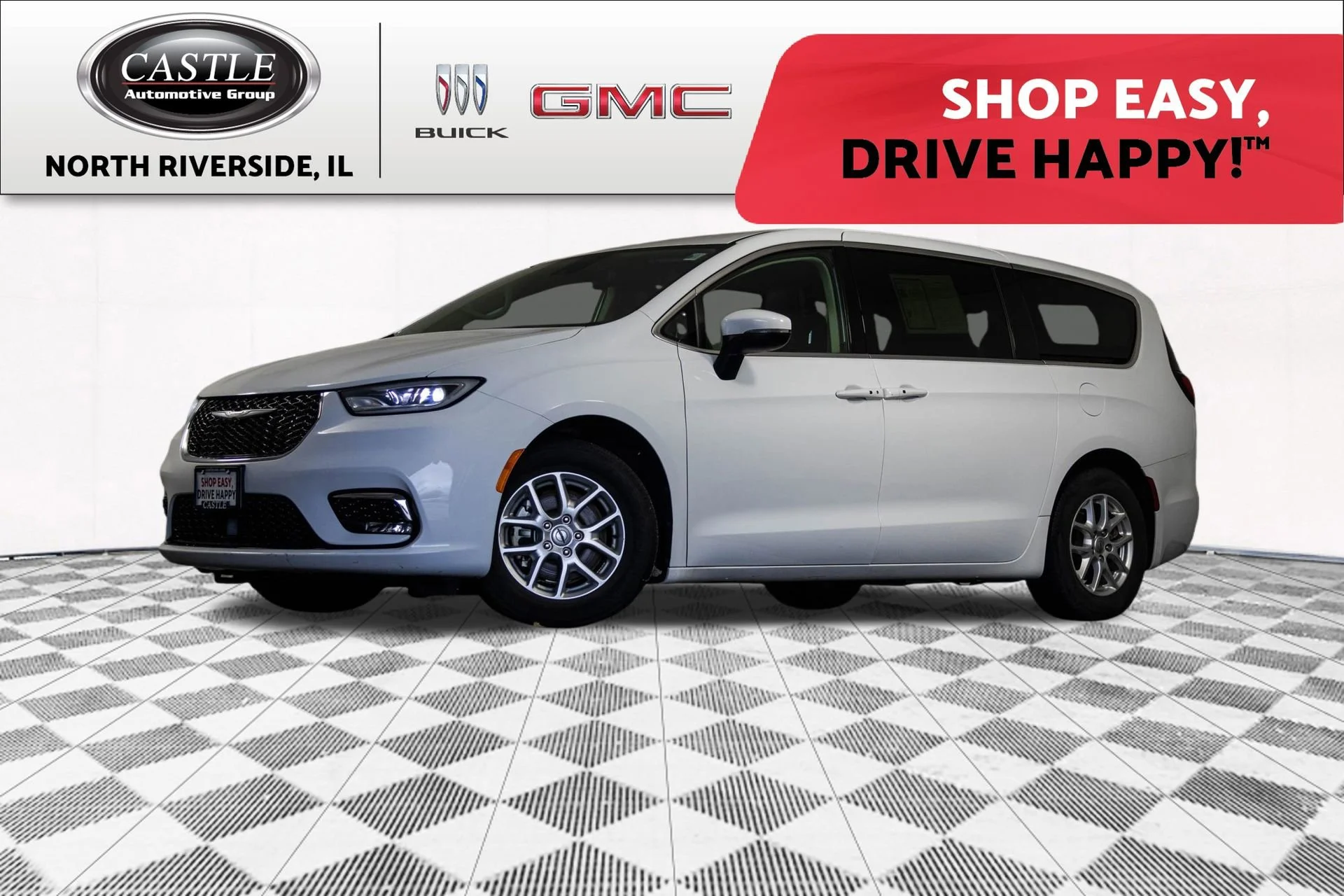 2023 Chrysler Pacifica Touring L's photo
