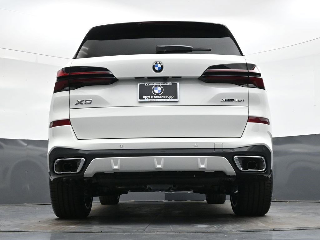 Used 2026 Alpine White BMW xDrive40i image 28