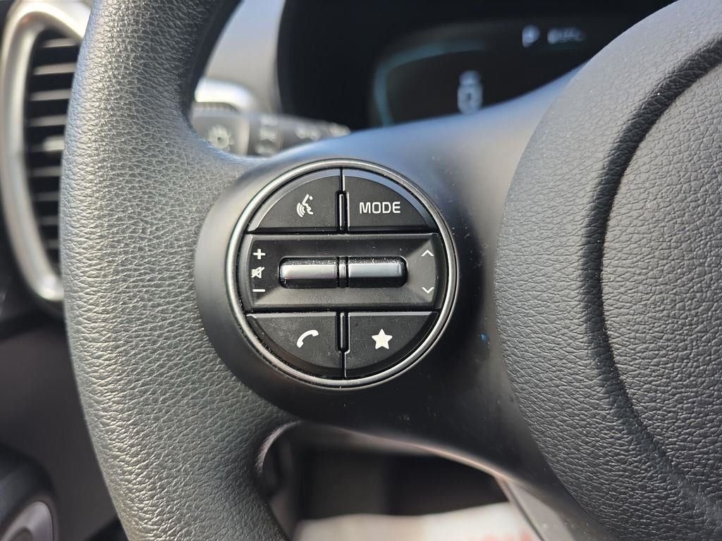 2025 Kia Soul LX - Photo 23