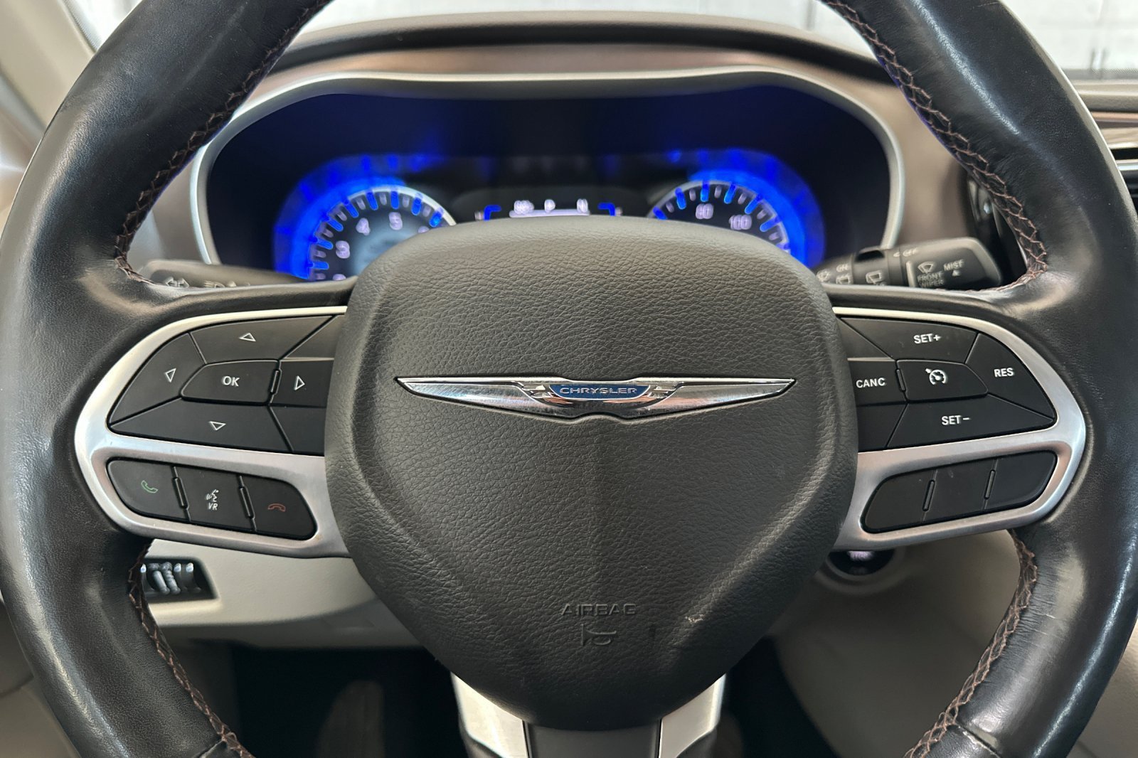 Used 2019 Black Chrysler Touring L image 25