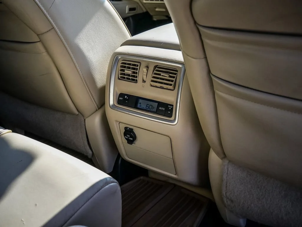 Used 2015 White INFINITI NA image 23
